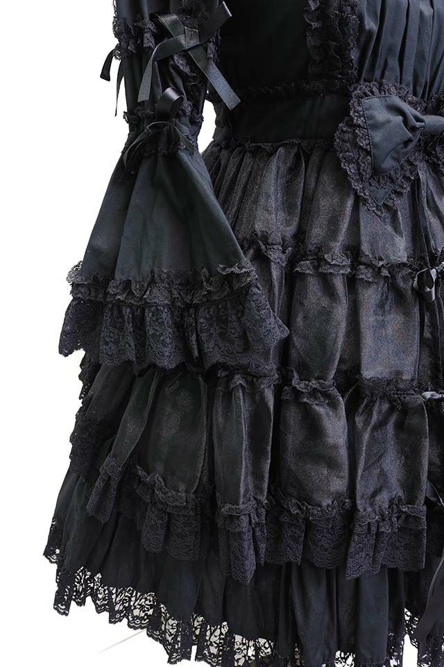 姫袖のゴスロリ黒ワンピース