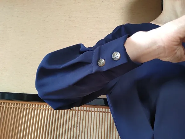 ママスーツ40代ネイビー